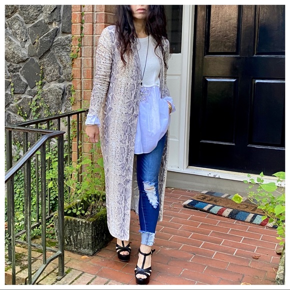 Chic snakeskin print soft knit side slits duster - Picture 4 of 8